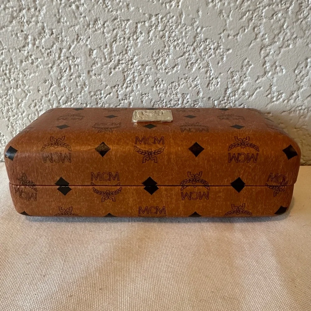 MCM Eyeglass Sunglass Hardshell Case & Cleaning Cloth - Picture 11 of 13